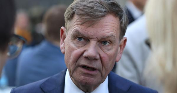 Olyan lépésre készül az új kancellár, ami hat évtizede példa nélküli – jövő kedden Németország kormányt vált.