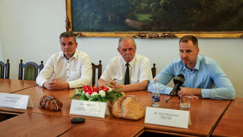A hazai agrárium jövője szempontjából kulcsfontosságú a szemlélet- és generációváltás, ezért fórumot szerveztek Szolnokon. Az esemény célja, hogy a szakemberek és a fiatalok együtt gondolkodjanak a mezőgazdaság fejlődéséről és az új kihívásokra adott vála