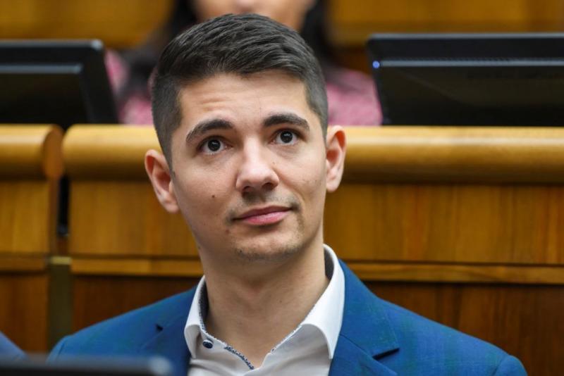 Erik Kaliňák kijelentette, hogy egészségi okokból elmarad Fico vasárnapi beszéde.