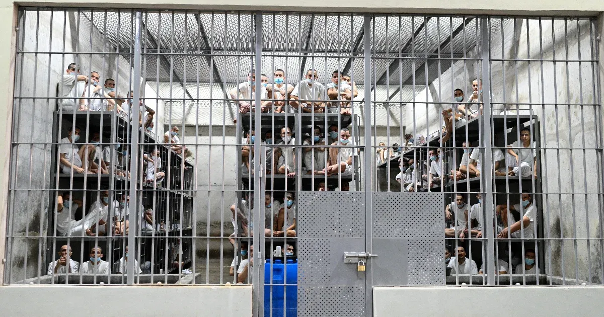 Az amerikai legfelsőbb bíróság döntése értelmében felfüggesztették a venezuelai fogvatartottak deportálását.