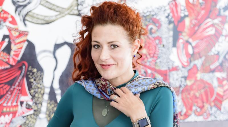A következő szöveg egyedi átirata:

Veronika Madár: 