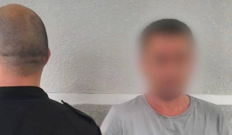 Egy férfi kirabolta a szomszédját Beregleányfaluban, ami felkeltette a helyi közösség figyelmét és aggodalmát. Az eset részletei még tisztázásra várnak, de a lakók között pánik és feszültség terjedt el.