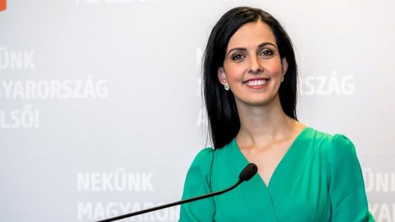A hatvani kórház területén már működik egy munkahelyi bölcsőde, és a kormány elképzelései szerint a jövőben egyre több hasonló intézményt fognak létrehozni.