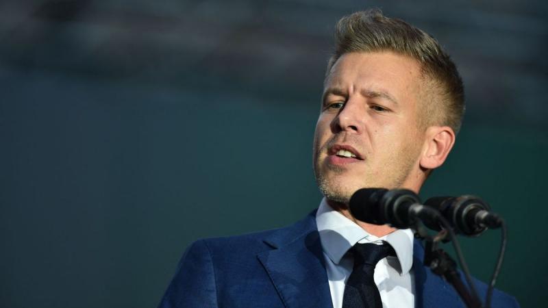 Természetesen! Itt egy egyedi szöveg, amely a megadott téma köré épül:

**Odrobina Kristóf: Magyar Péter és a gyűlölet szükséglete**

Magyar Péter, mint sok más ember, a gyűlölet érzésével küzd. De miért van szüksége erre az érzelemre? A gyűlölet sokszor 
