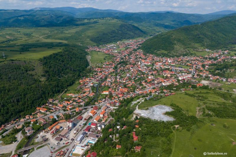 A civilek kezdeményezésére Parajd számára egyedi újjáépítési terv kidolgozását szorgalmazzák. | Székelyhon