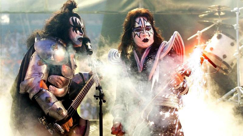 Elhunyt Ace Frehley, a legendás Kiss zenekar alapító gitárosa.