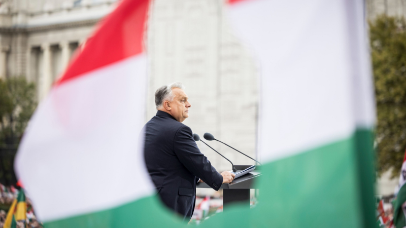 Lélegzetelállító élmények: Így zajlott az október 23-ai Békemenet

Az október 23-ai Békemenet különleges esemény volt, amely tele volt lenyűgöző pillanatokkal. Az emberek összegyűltek, hogy kifejezzék véleményüket és szolidaritásukat, miközben a levegőben