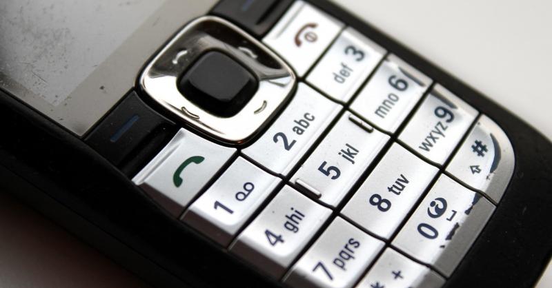 Kérjük, ne hívja vissza, ha ezekről a számokról nem fogadott hívásokat kapott; valószínűleg csalók próbálták elérni Önt.