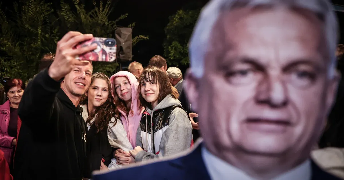 Orbán Viktor próbálja megtölteni a teret, de Magyar Péter megakadályozza ezt a tervet.